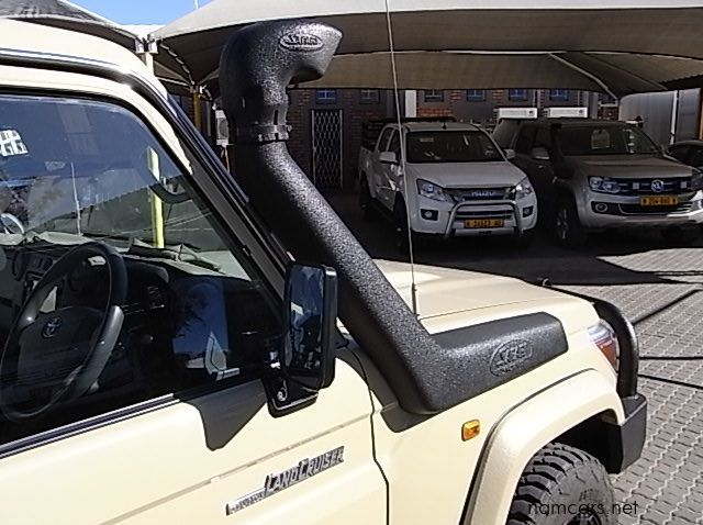 2015 Toyota TOYOTA LAND CRUISER 4.0 V6 DC pictures