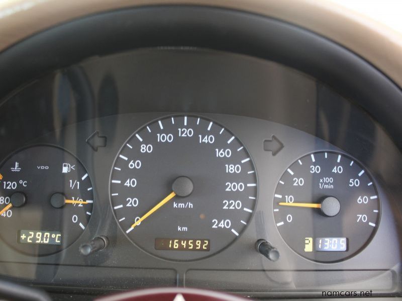 2002 Mercedes-Benz ML 500 V8 A/T 4X4 pictures