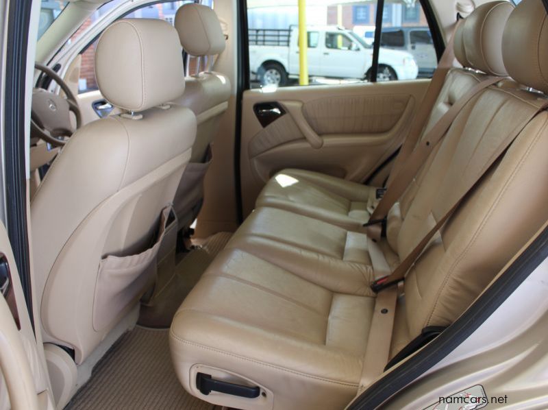 2002 Mercedes-Benz ML 500 V8 A/T 4X4 pictures