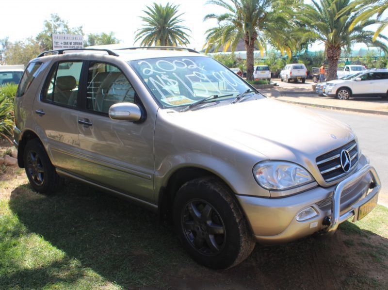 2002 Mercedes-Benz ML 500 V8 A/T 4X4 pictures