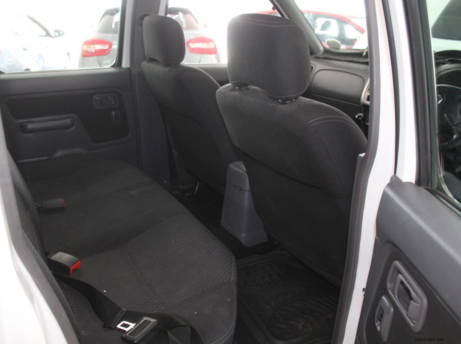 2017 Nissan NP300 2.5 TDI Dcab 4x4 pictures