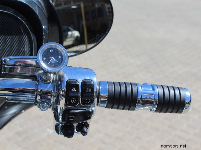 2019 Harley-Davidson Street Glide 117 CVO pictures