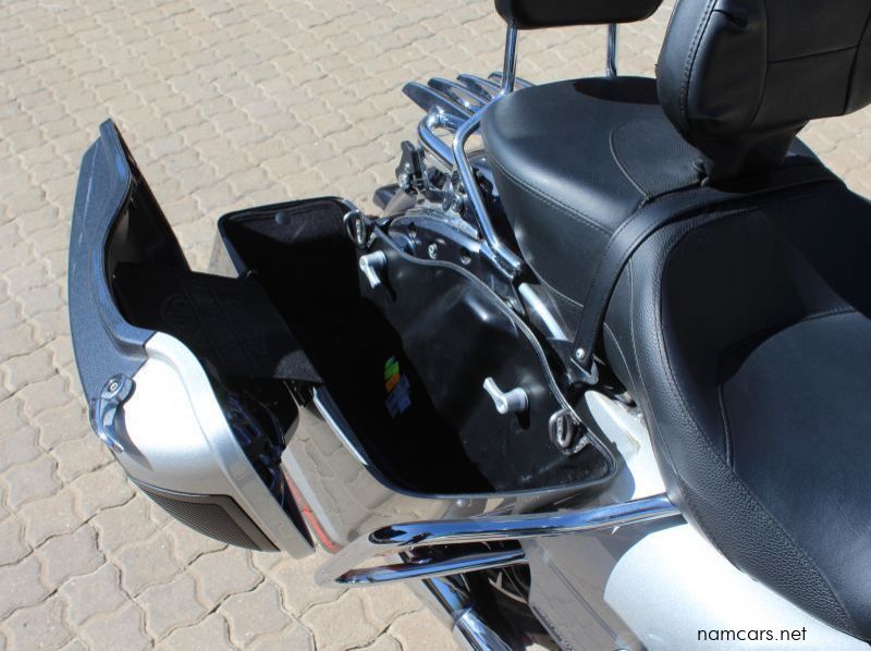 2019 Harley-Davidson Street Glide 117 CVO pictures