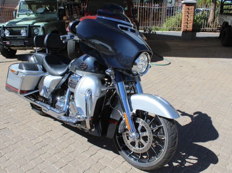 2019 Harley-Davidson Street Glide 117 CVO pictures