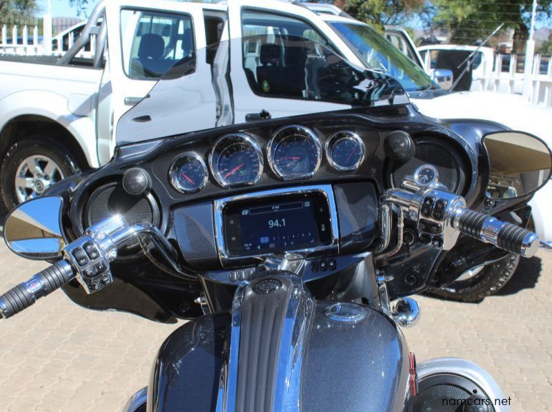 2019 Harley-Davidson Street Glide 117 CVO pictures