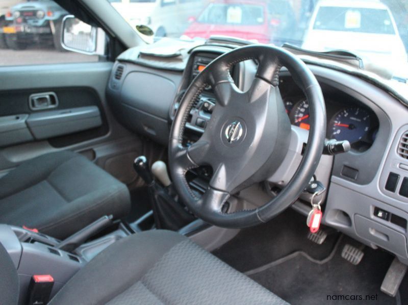 2018 Nissan NP300 2.5TDI D/C 4X4 pictures