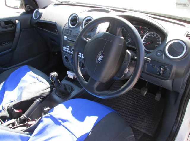 2012 Ford Ikon pictures