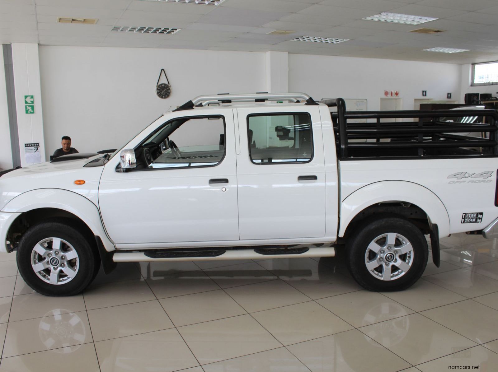 2017 Nissan NP300 2.5 TDI Dcab 4x4 pictures