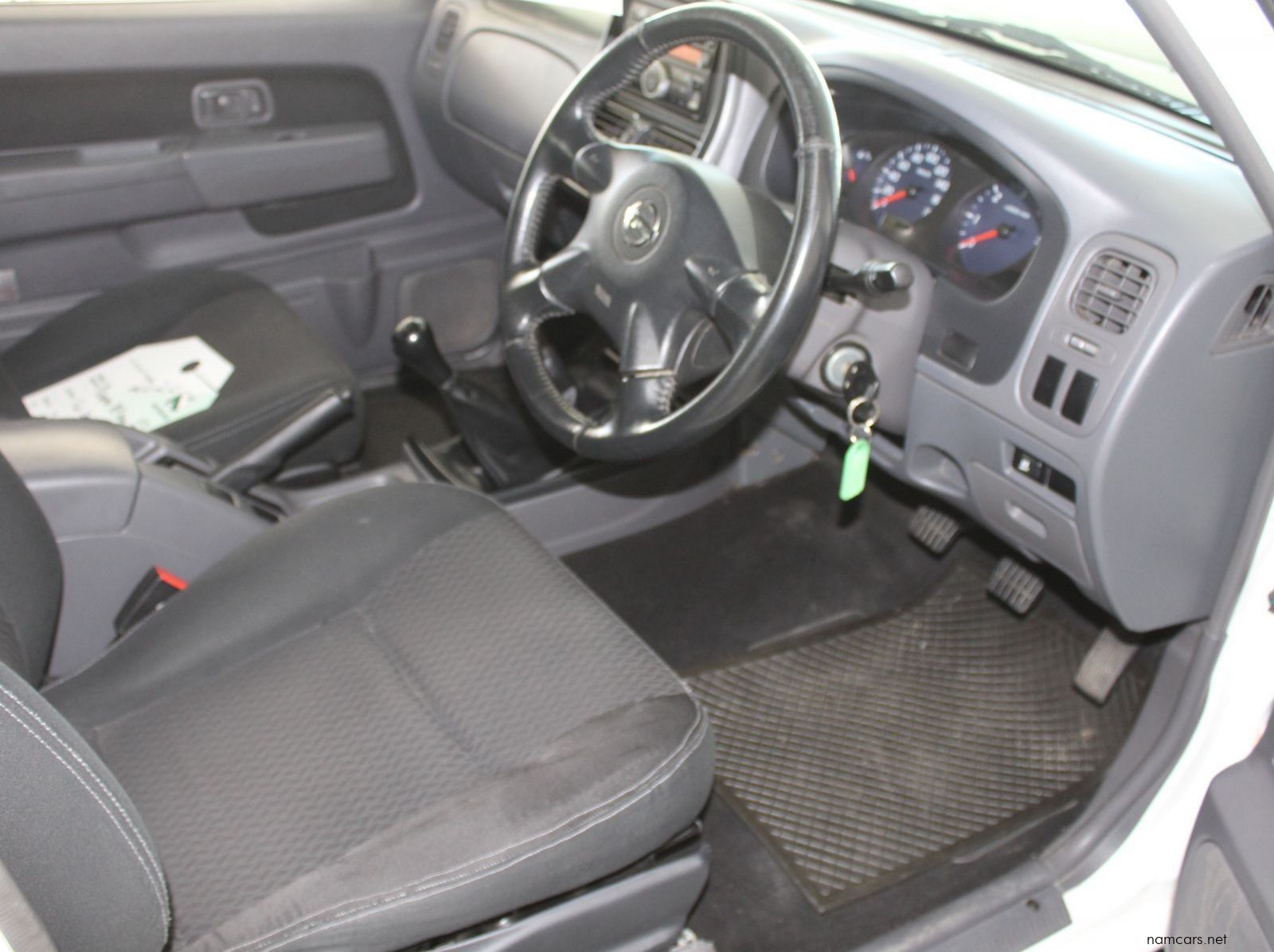 2020 Nissan NP300 pictures