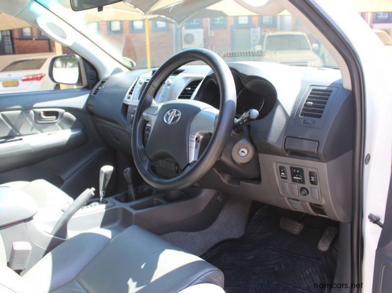 2012 Toyota HILUX 4.0 V6 D/C A/T 4X4 pictures