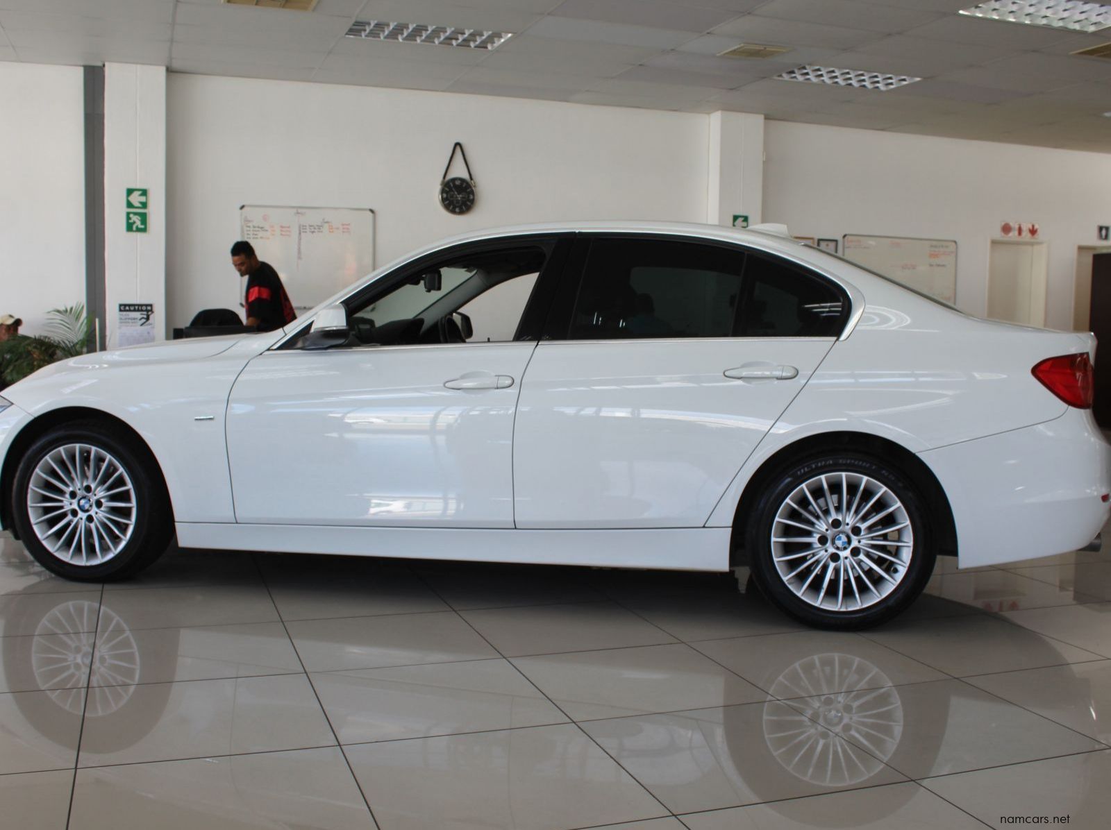 2013 BMW 320i pictures