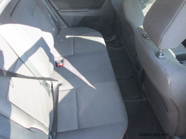 2013 Toyota Auris X pictures