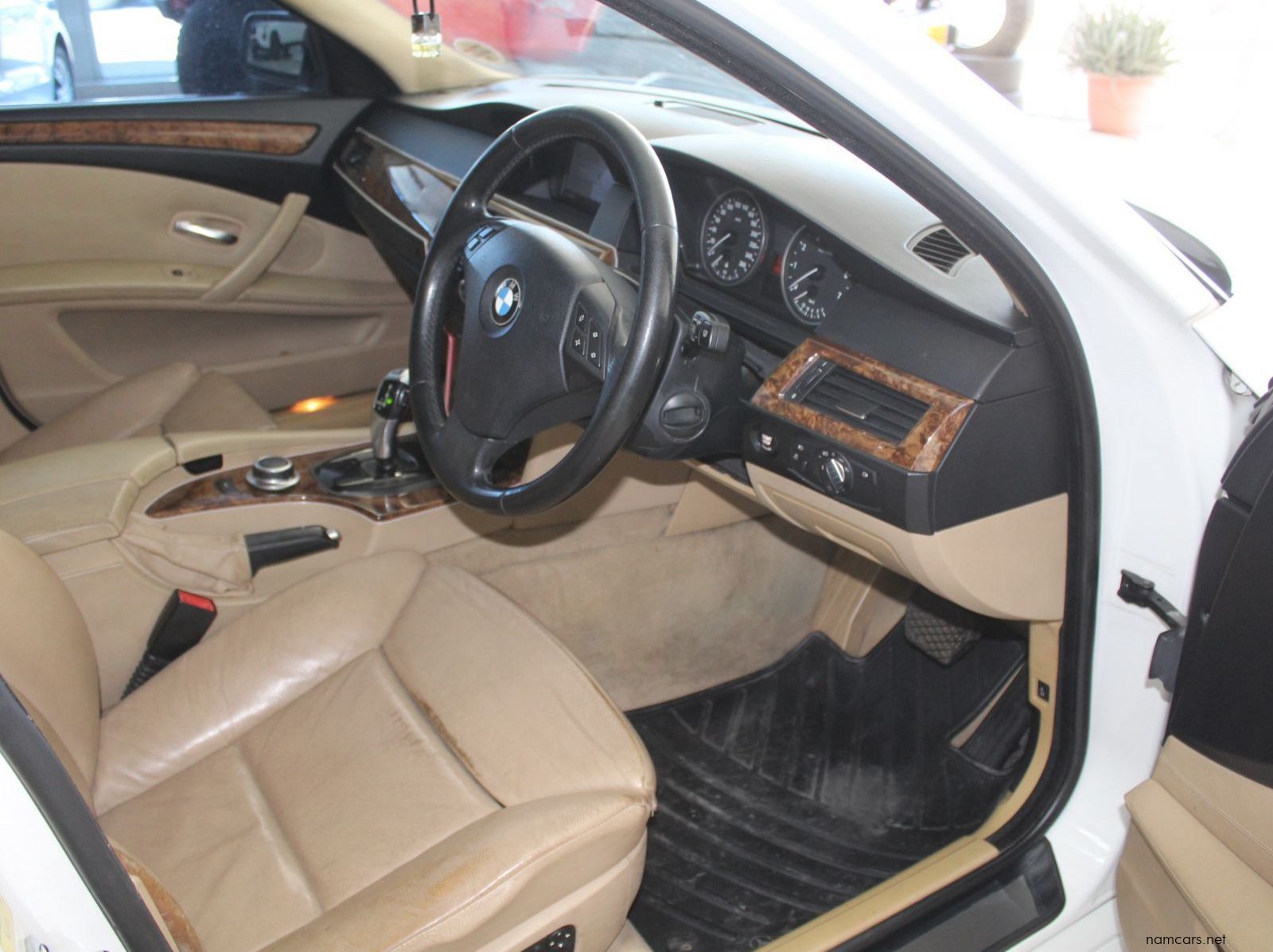 2008 BMW 530i Sedan pictures