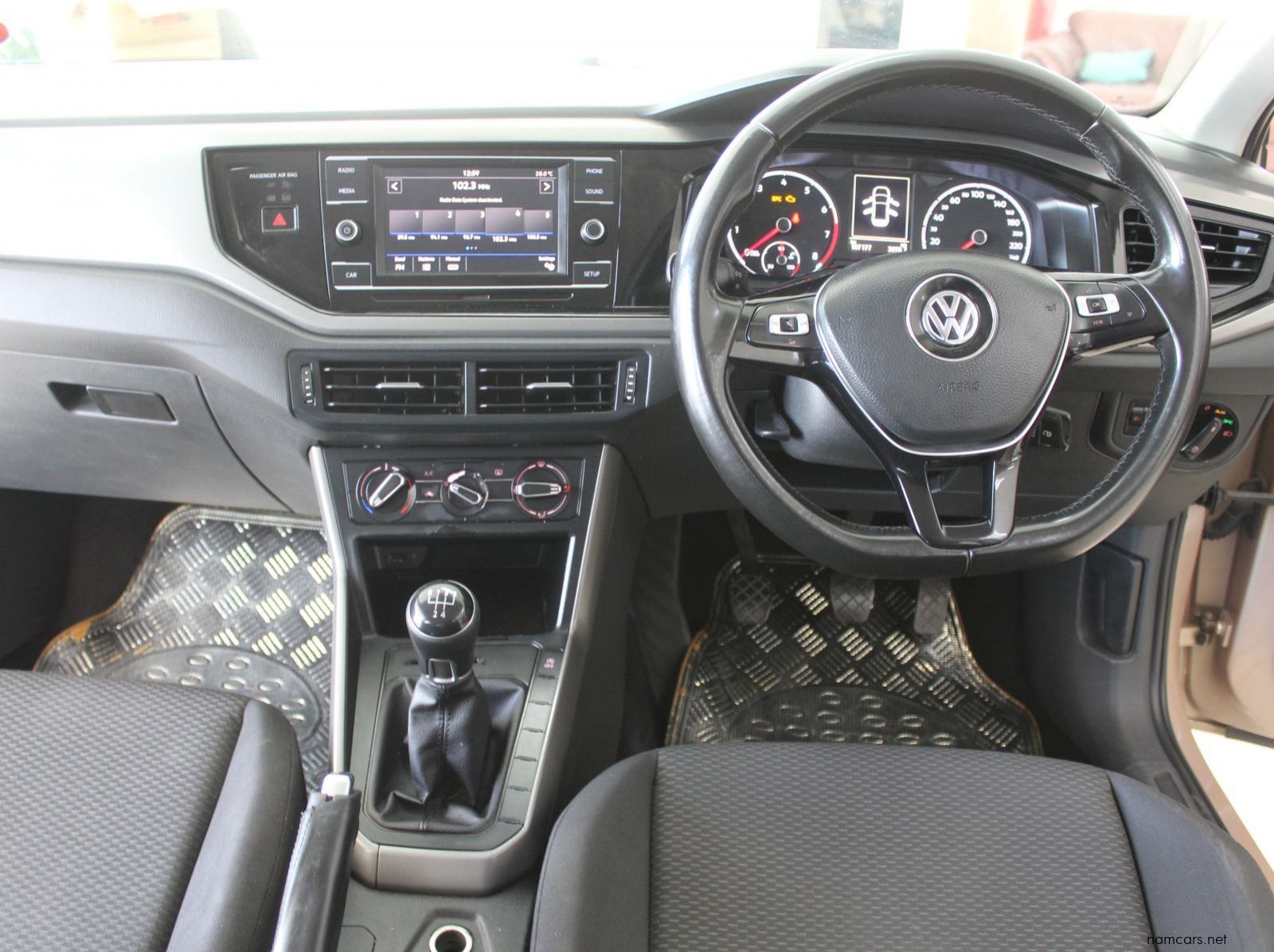 2018 Volkswagen Polo TSI 1.0 Trendline pictures