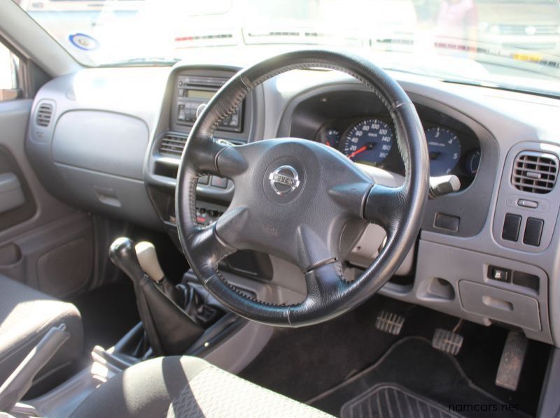 2018 Nissan NP300 2.5CDI D/C 4X4 pictures