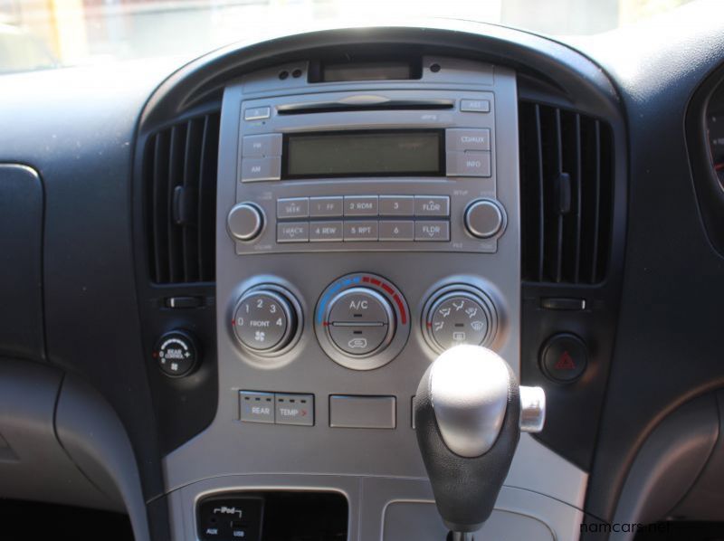 2015 Hyundai H1 2.5 TDI auto 2x4 pictures