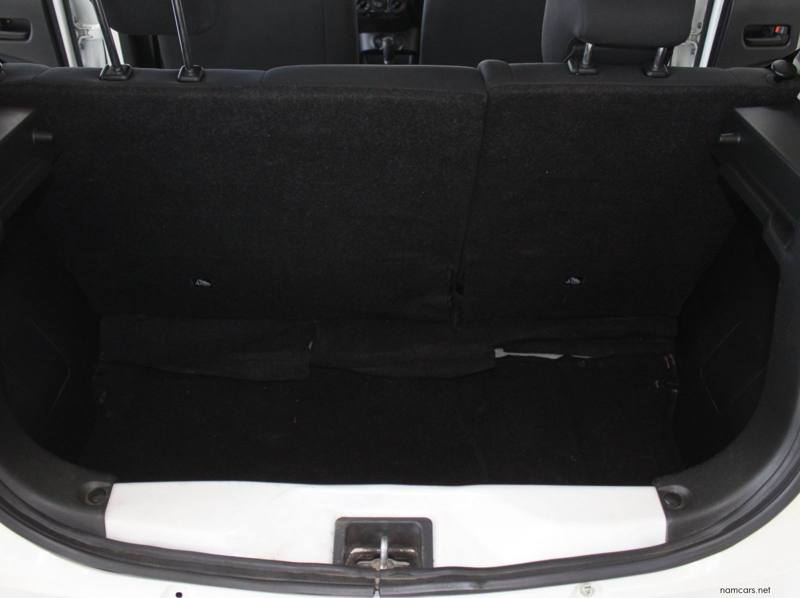 2025 Toyota Vitz 1.0 MT pictures