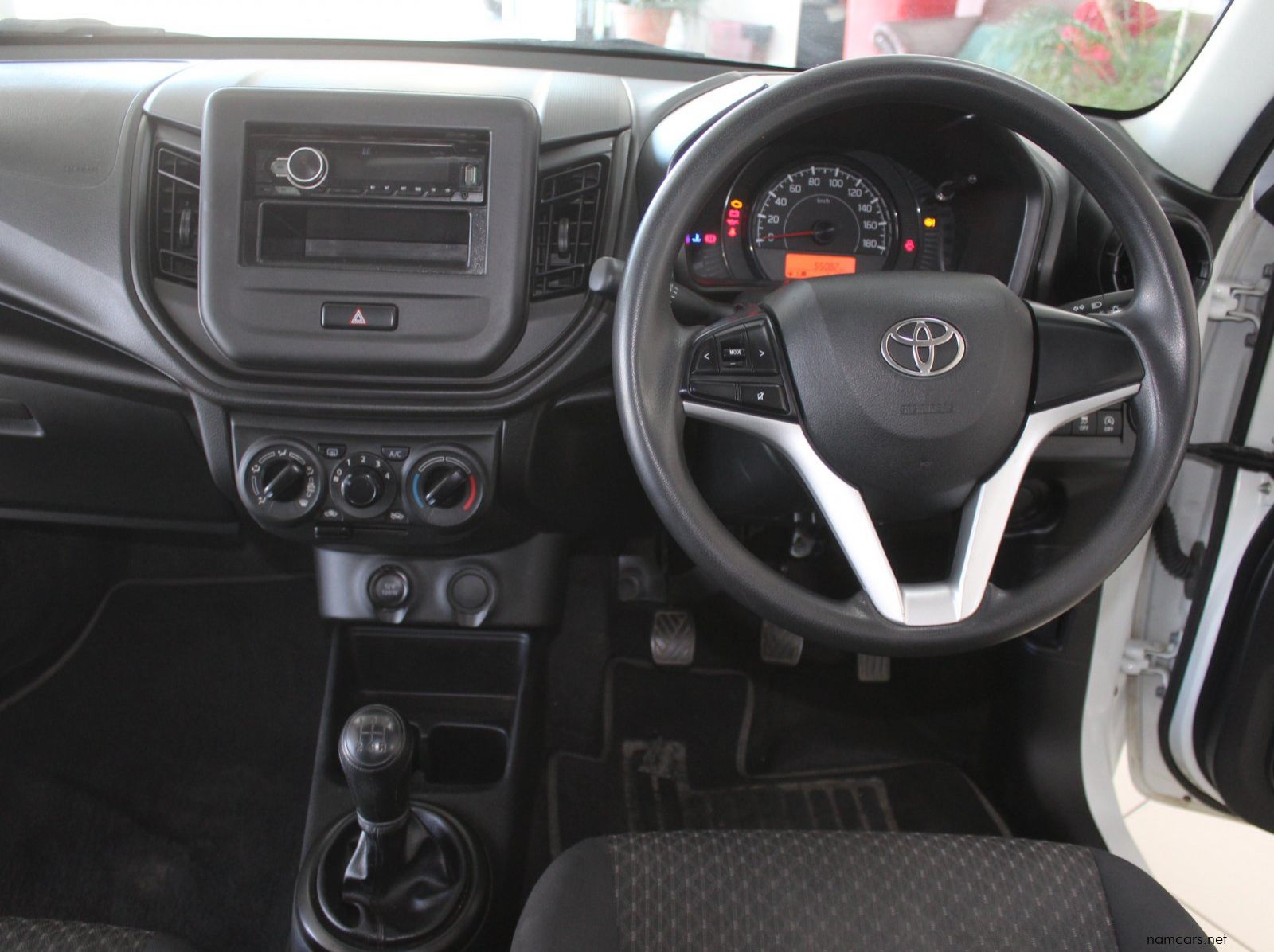 2025 Toyota Vitz 1.0 MT pictures