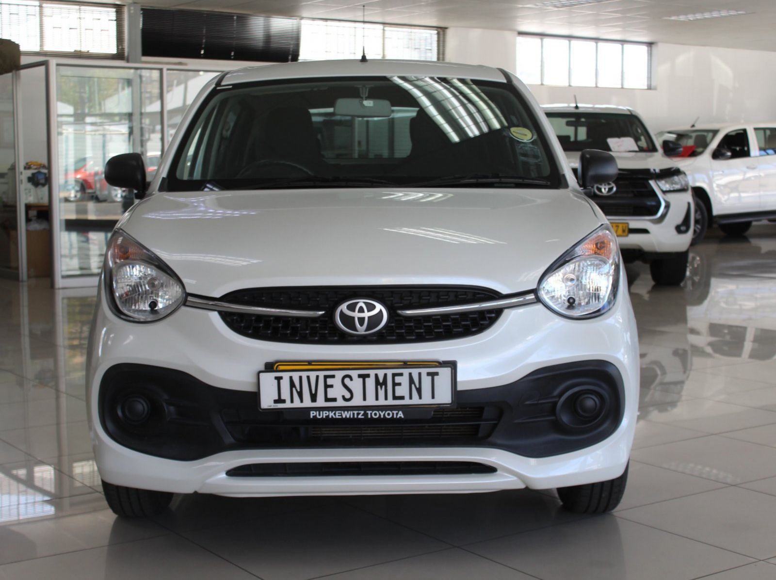 2025 Toyota Vitz 1.0 MT pictures