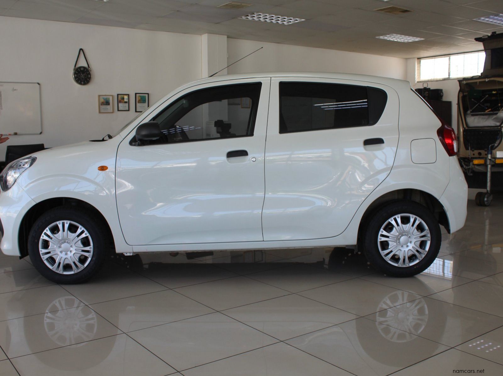 2025 Toyota Vitz 1.0 MT pictures
