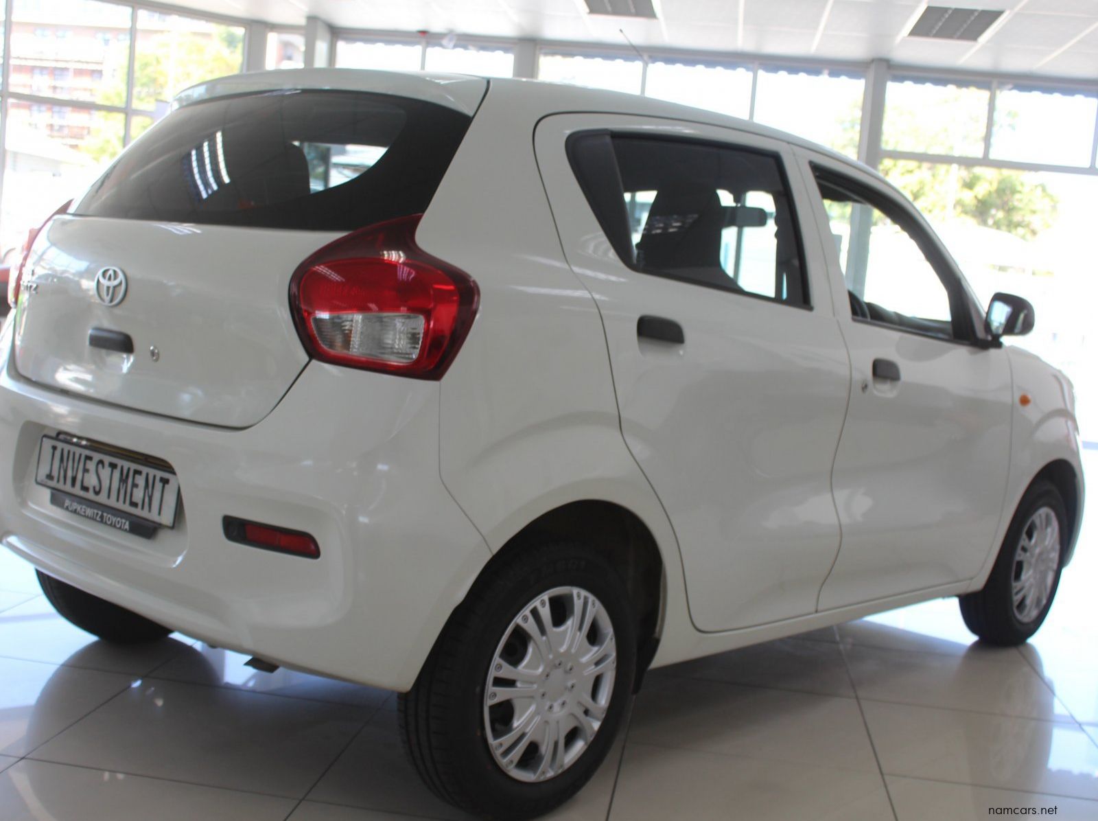 2025 Toyota Vitz 1.0 MT pictures