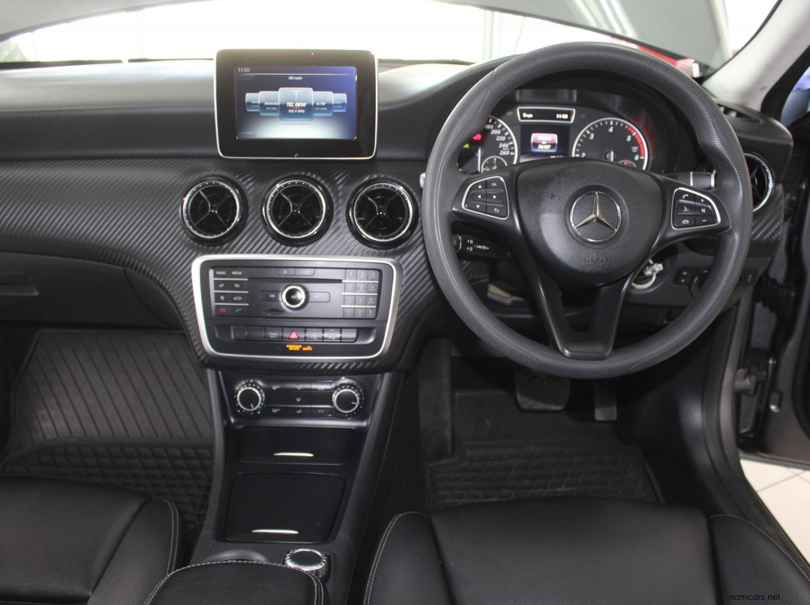 2017 Mercedes-Benz GLA 200d pictures