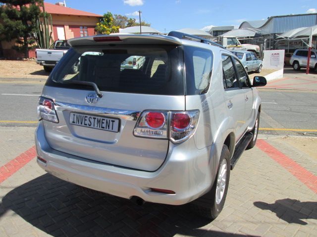 2012 Toyota Fortuner pictures