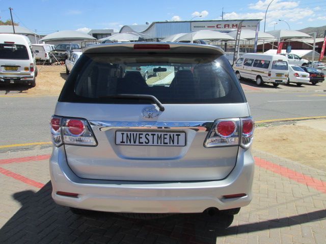 2012 Toyota Fortuner pictures