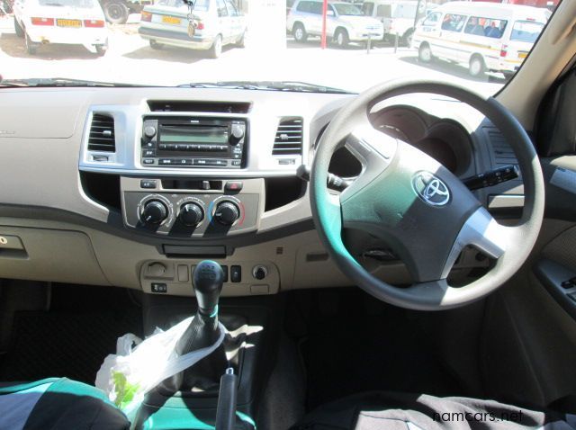 2012 Toyota Fortuner pictures