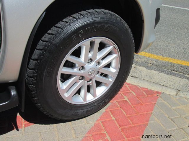 2012 Toyota Fortuner pictures