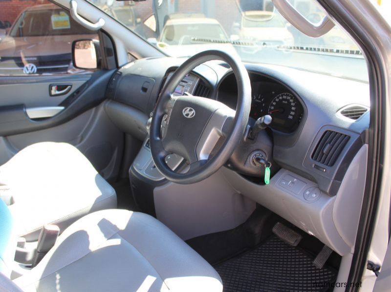 2015 Hyundai H1 2.5 TDI auto 2x4 pictures