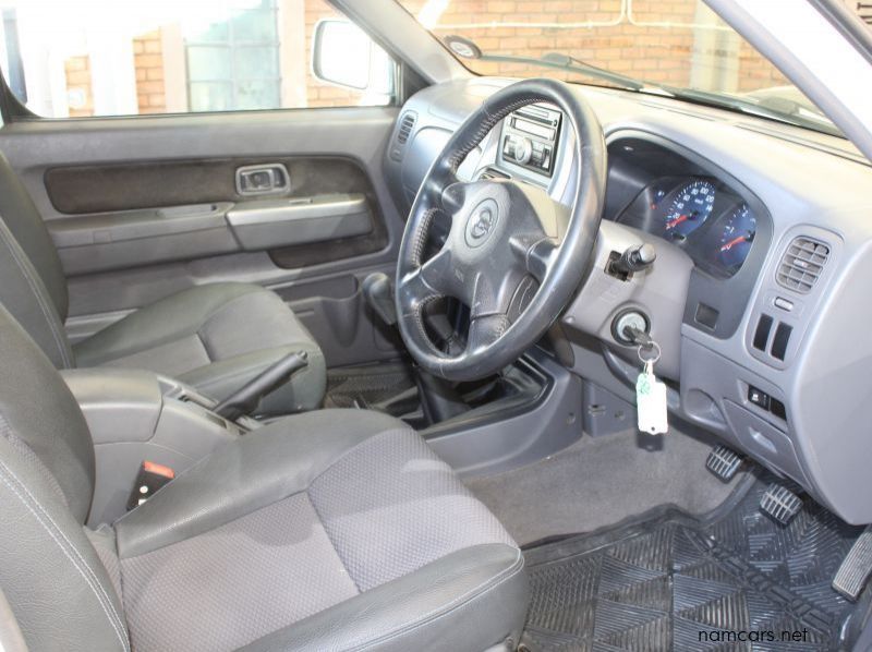 2014 Nissan NP300 2.5 Diesel pictures