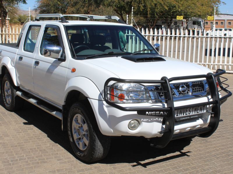 2014 Nissan NP300 2.5 Diesel pictures