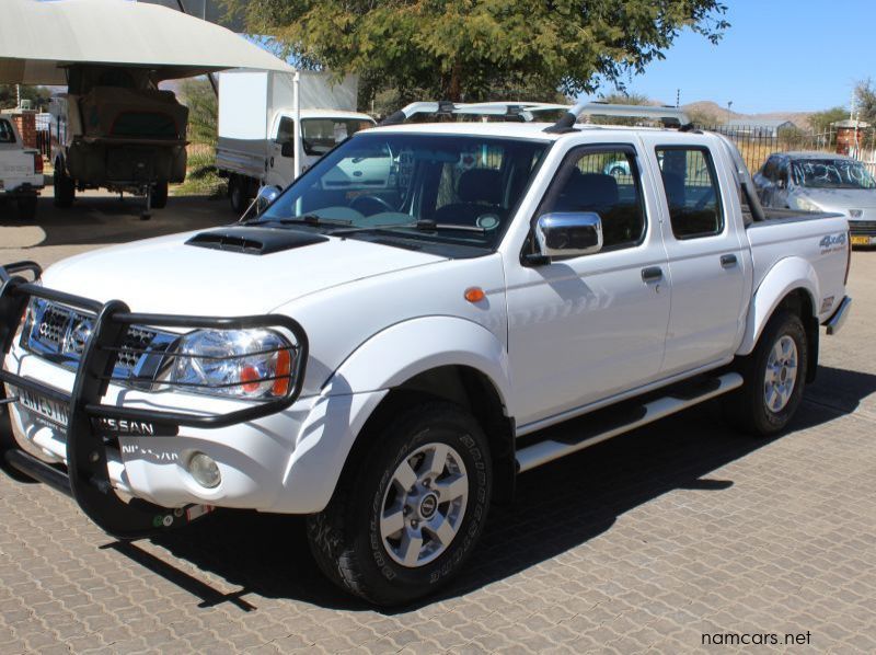 2014 Nissan NP300 2.5 Diesel pictures