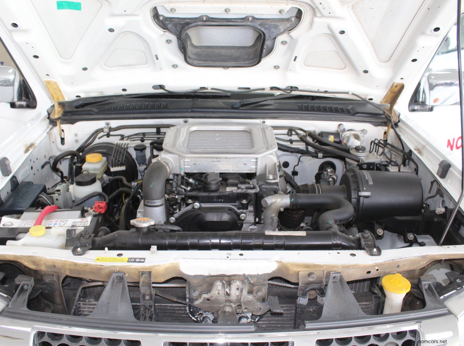 2021 Nissan Np300 pictures