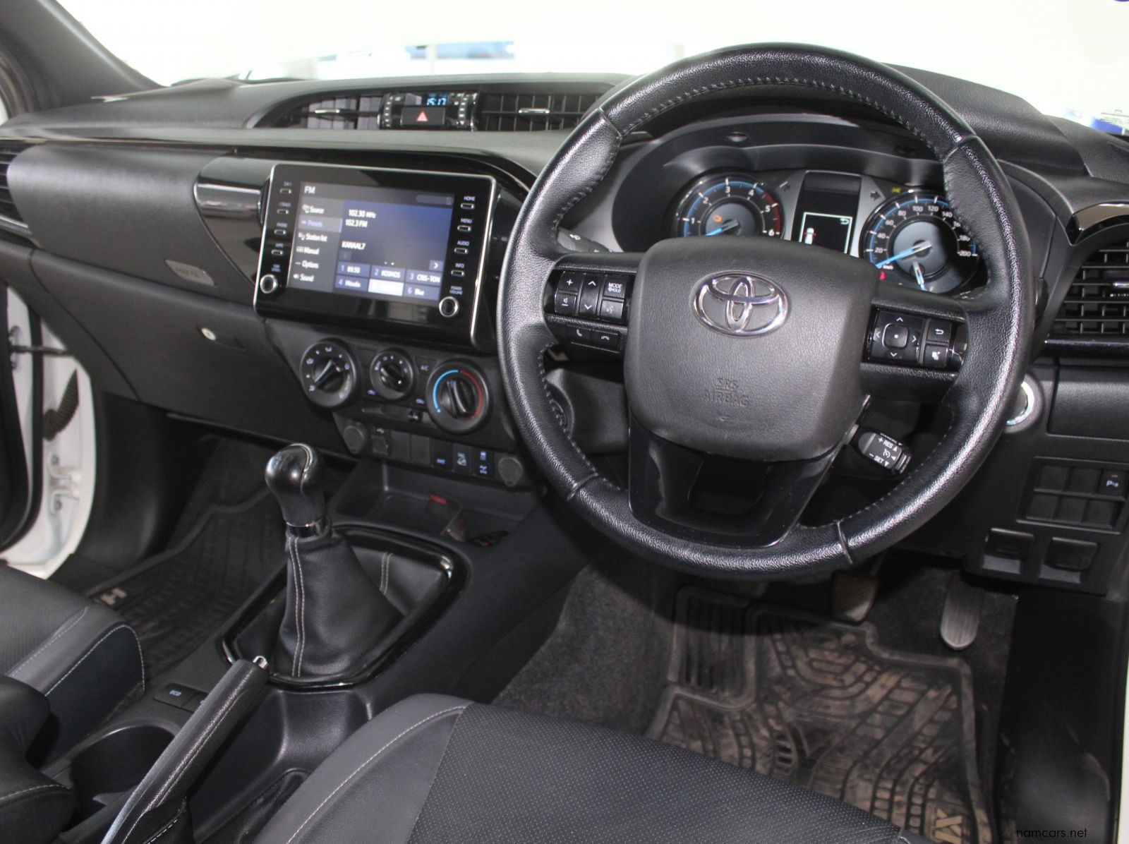 2022 Toyota Hilux Legend pictures
