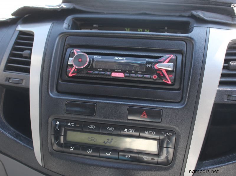 2011 Toyota HILUX 3.0 D4D D/C 4X4 pictures