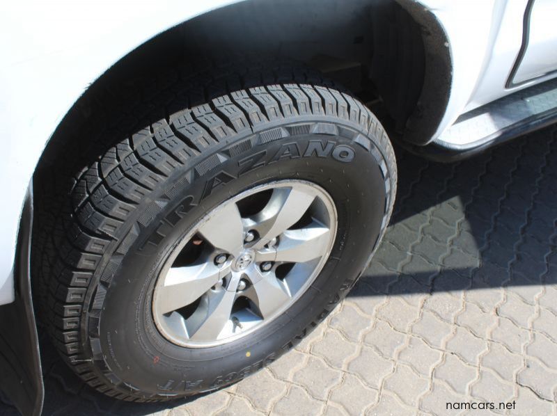 2011 Toyota HILUX 3.0 D4D D/C 4X4 pictures