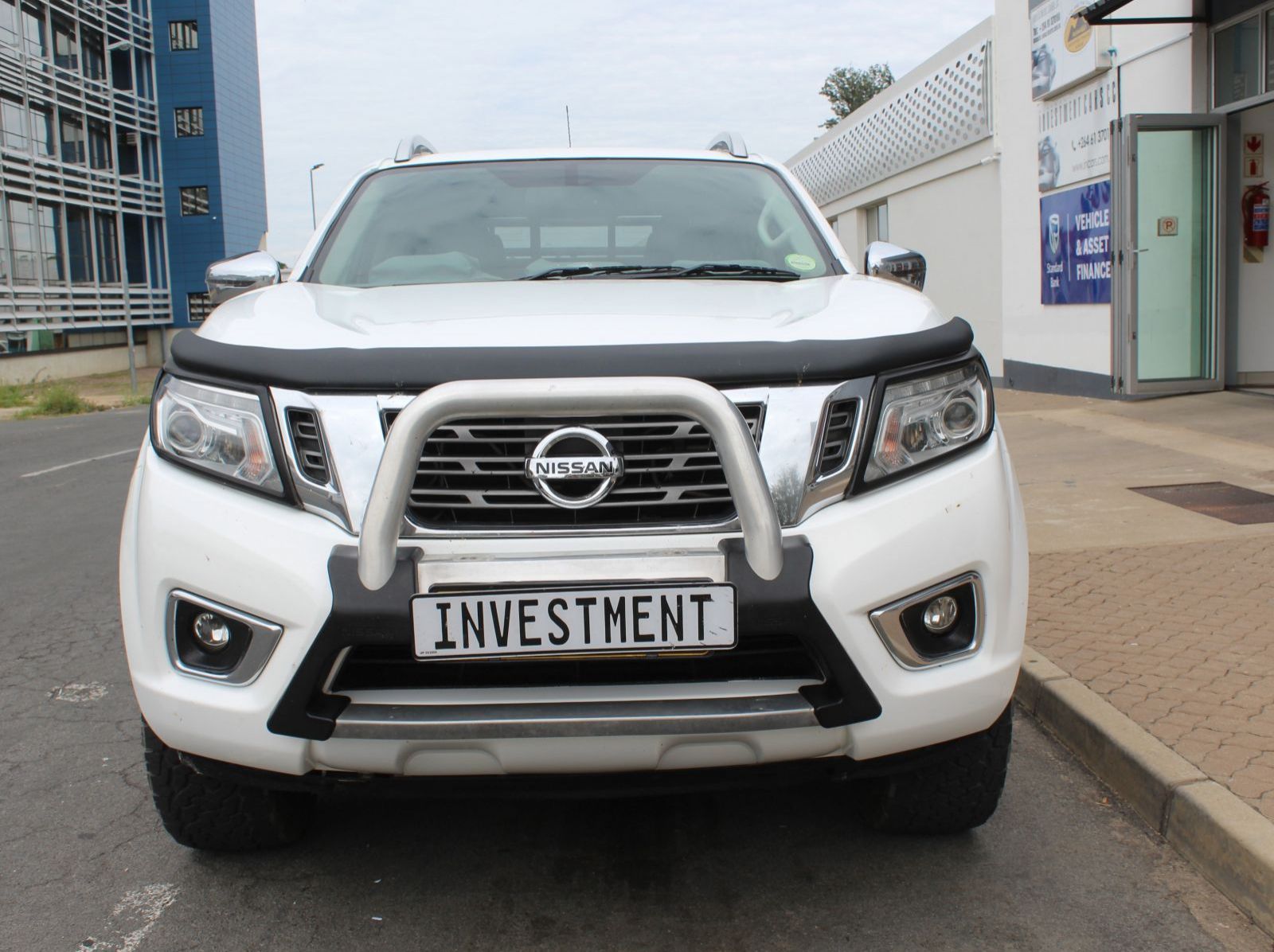 2017 Nissan Navarra 2.3 TDI  DC 4x4 Auto pictures