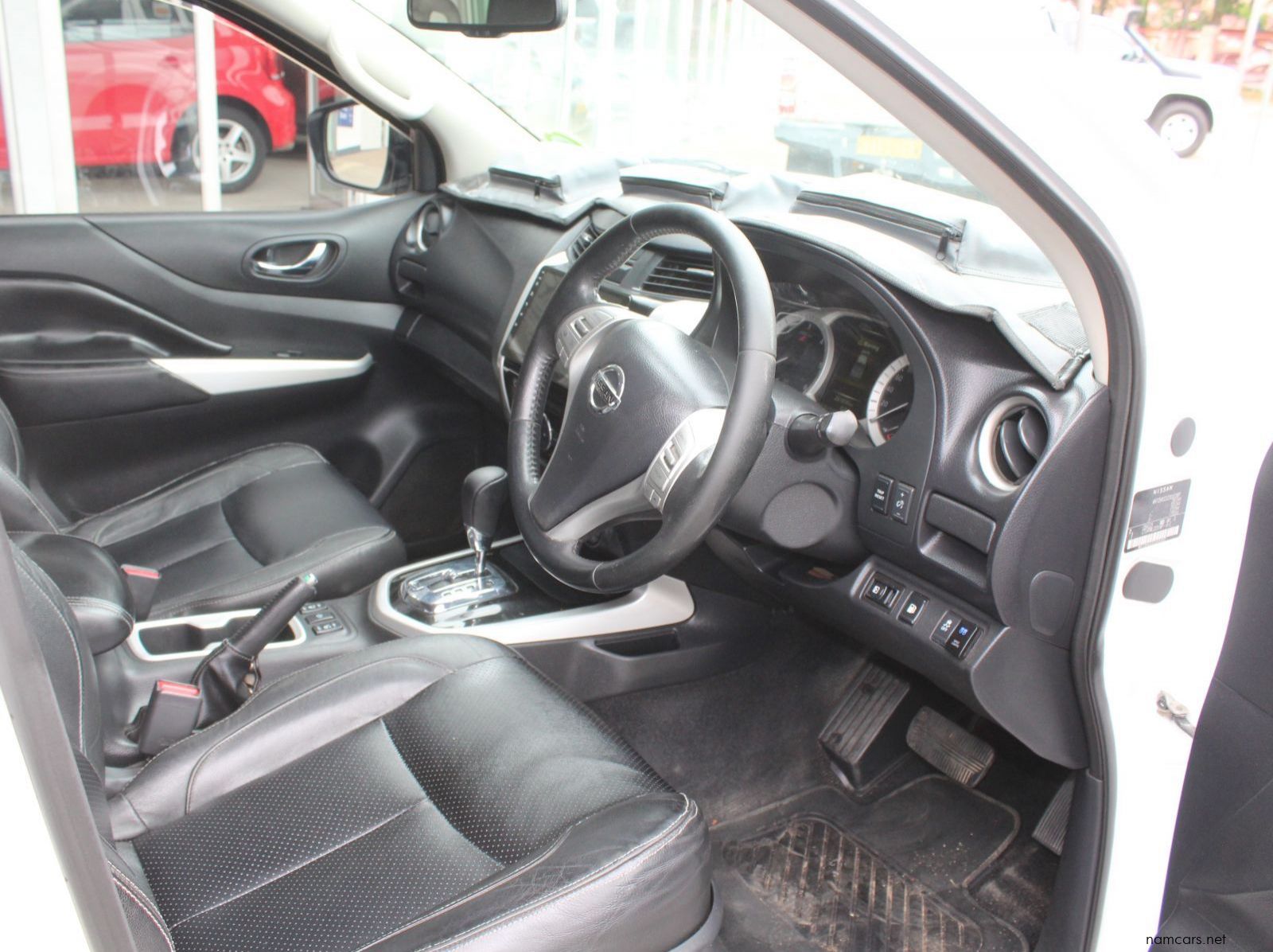 2017 Nissan Navarra 2.3 TDI  DC 4x4 Auto pictures