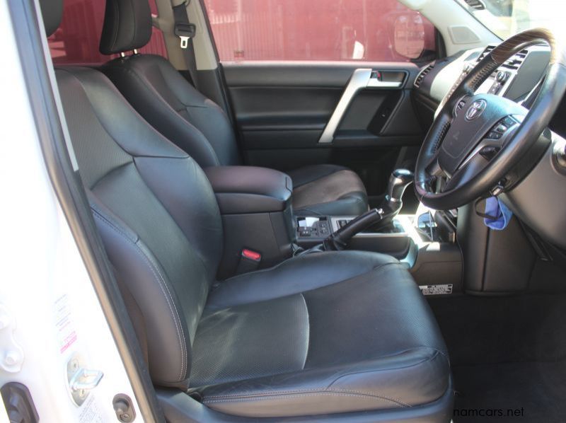 2018 Toyota PRADO 3.0D4D VX-L pictures
