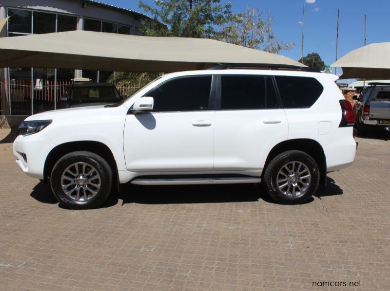 2018 Toyota PRADO 3.0D4D VX-L pictures