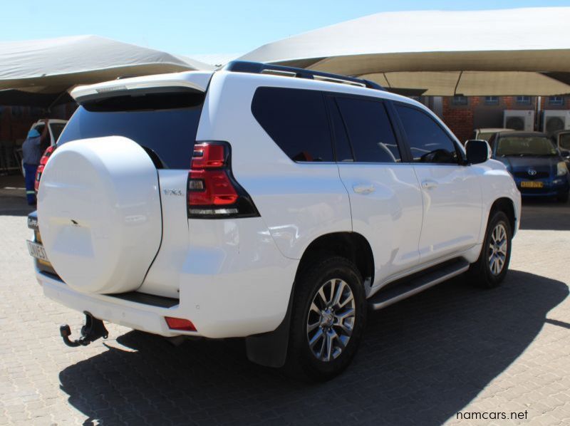 2018 Toyota PRADO 3.0D4D VX-L pictures