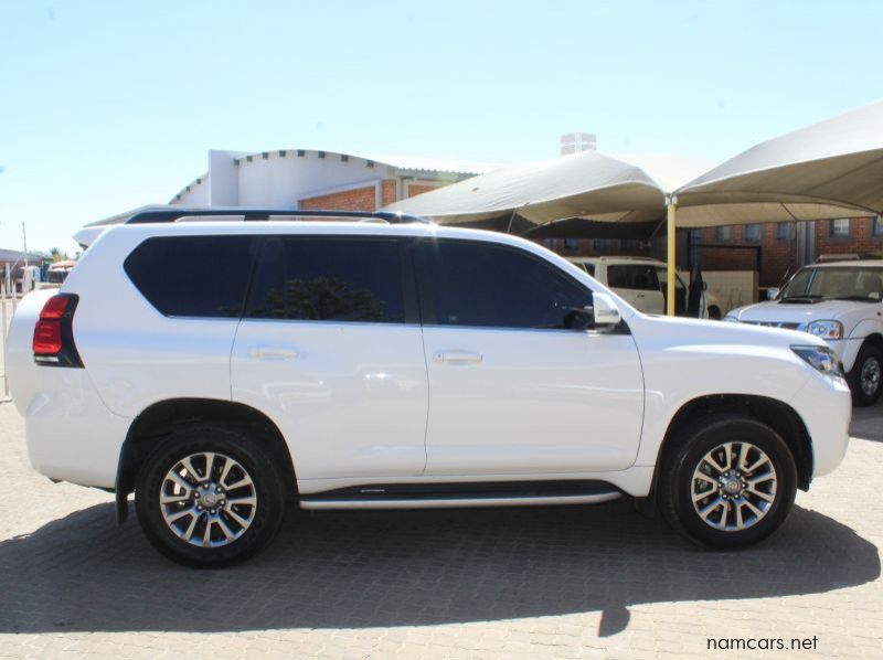 2018 Toyota PRADO 3.0D4D VX-L pictures