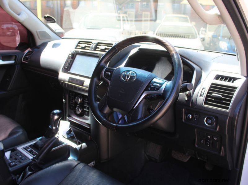 2018 Toyota PRADO 3.0D4D VX-L pictures