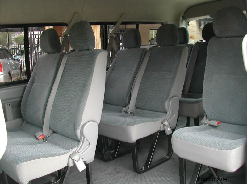 2009 Toyota quantum 10 seater pictures