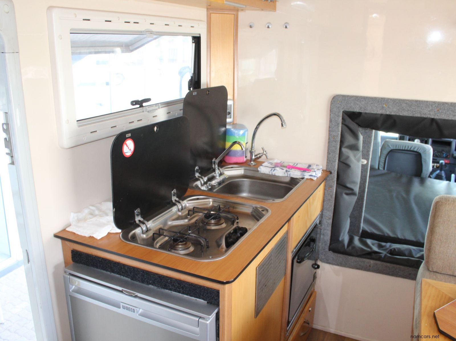 0 Isuzu NPS300 pictures
