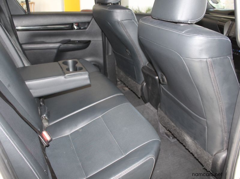 2020 Toyota Hilux Legend 50 D cab 4x4 Auto pictures