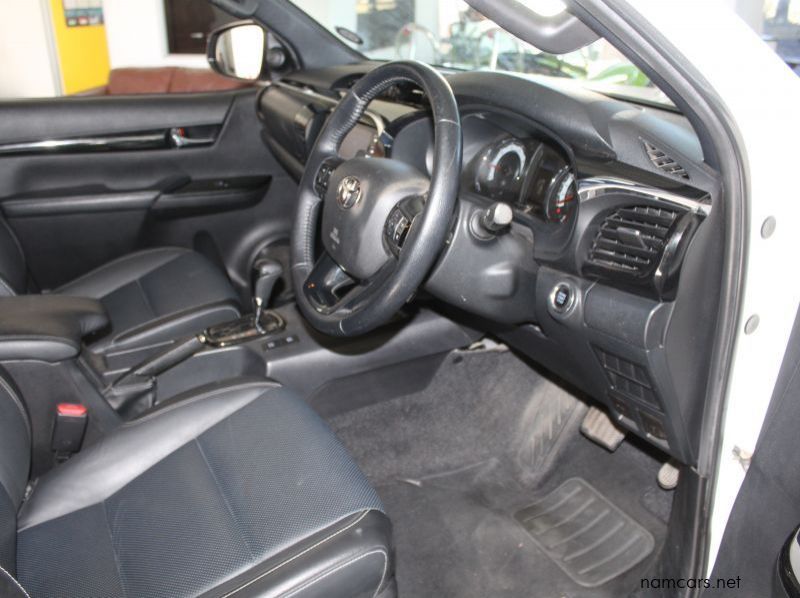 2020 Toyota Hilux Legend 50 D cab 4x4 Auto pictures