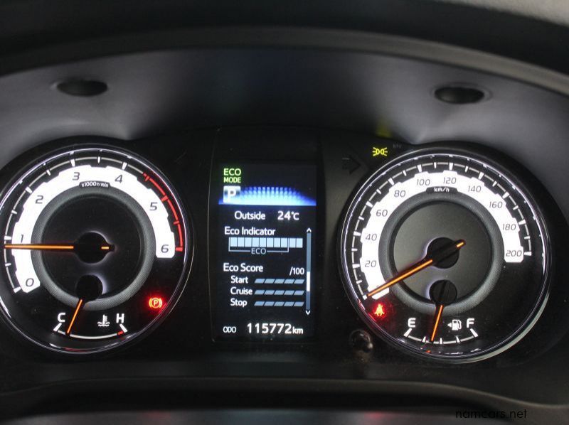 2020 Toyota Hilux Legend 50 D cab 4x4 Auto pictures